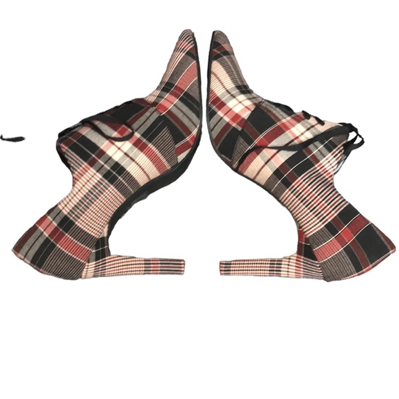 le chateau Shoes - Tartan plaid granny shoe heels